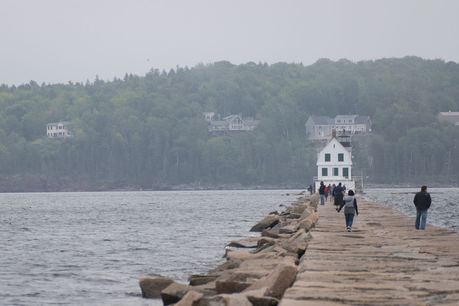 breakwater light